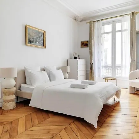 Superbe 3br Georges V Champs Elysees