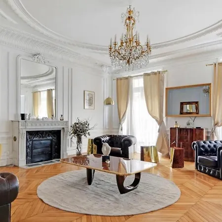 Apartment Superbe 3br Georges V Champs Elysees Paris