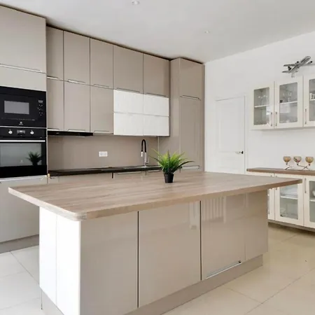 Superbe 3br Georges V Champs Elysees
