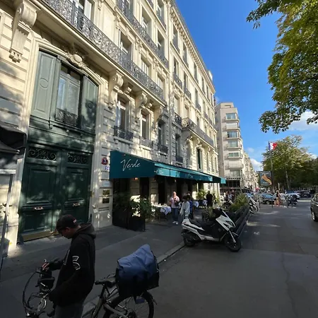 Apartment Superbe 3br Georges V Champs Elysees