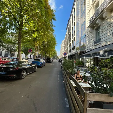 Superbe 3br Georges V Champs Elysees Apartment