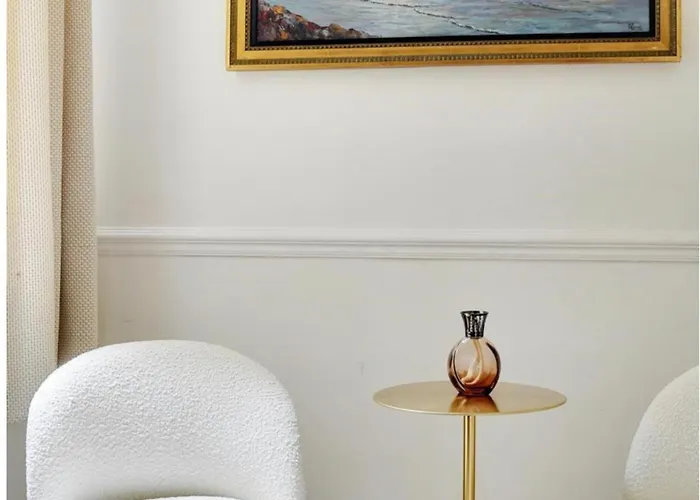 Superbe 3br Georges V Champs Elysees * Parijs