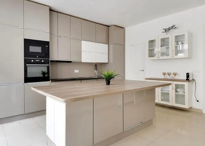 Superbe 3br Georges V Champs Elysees