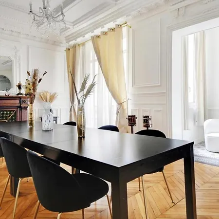 Appartement Superbe 3br Georges V Champs Elysees Paris